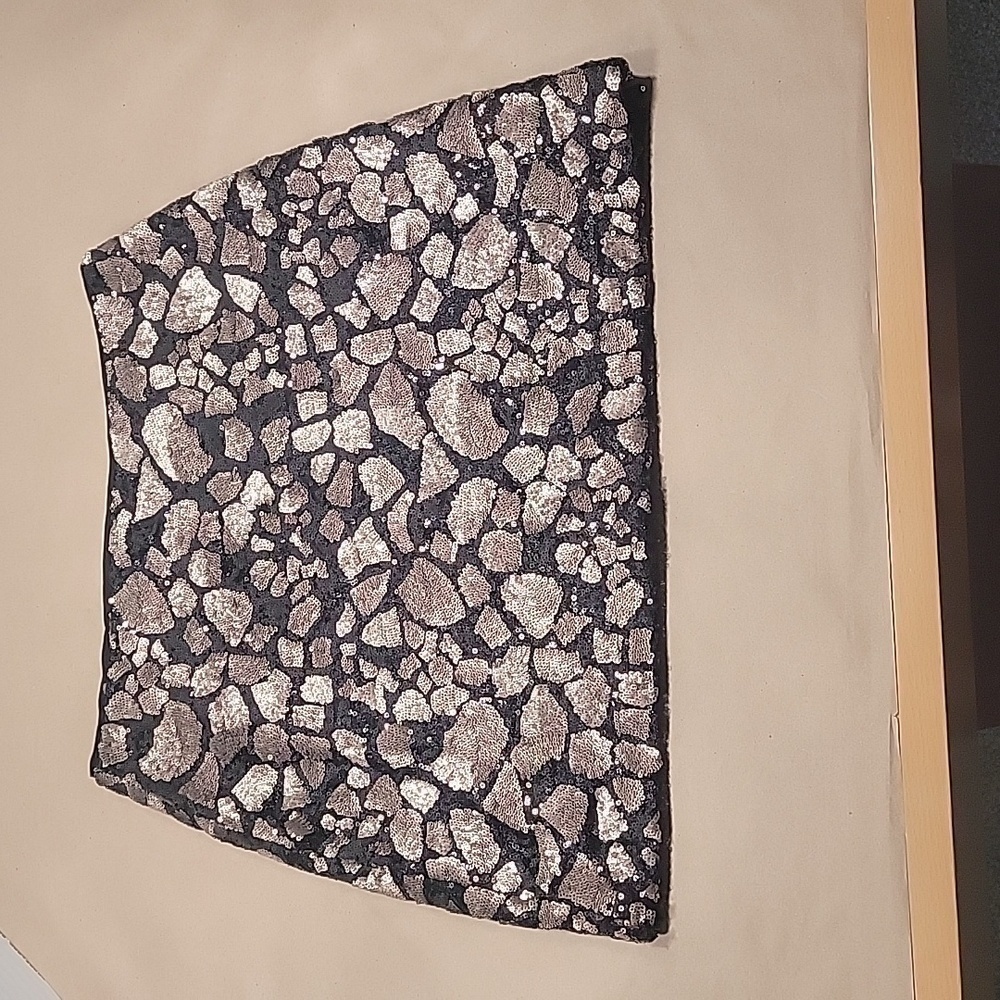 Line & Dot, Size S, Sequin Mini Skirt. Black with Shades of Brown Sequins, EUC